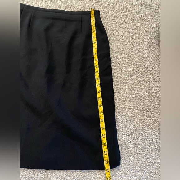 Liz Claiborne Classic Black skirt - Picture 3 of 4